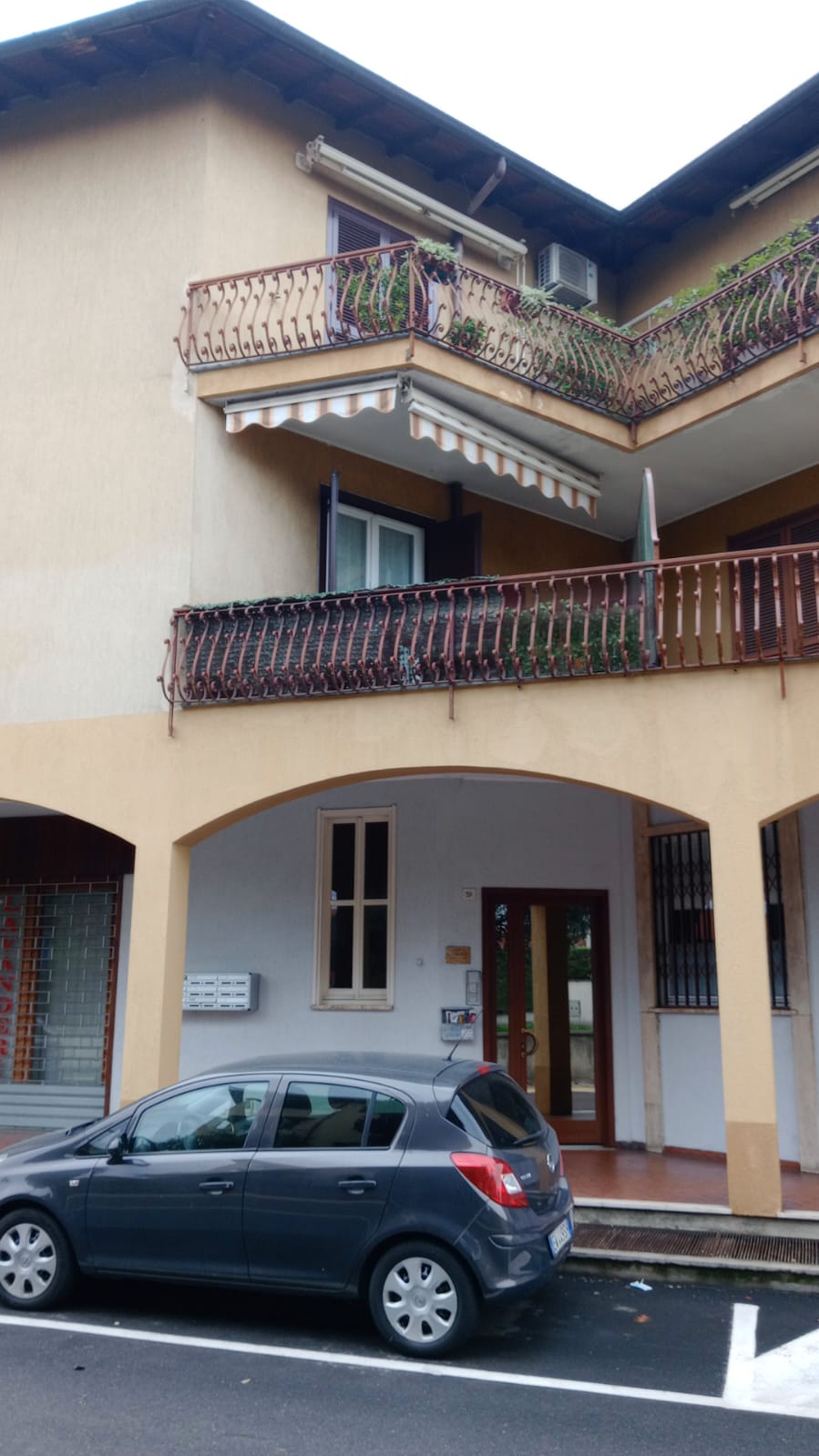 Appartamento con cantina e garage